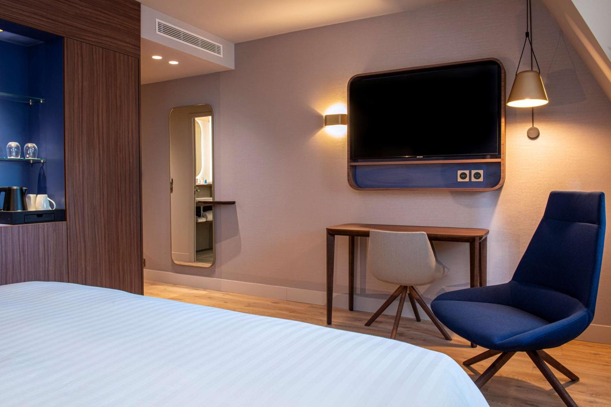 Radisson Blu Hotel, Centre Hotel 4*