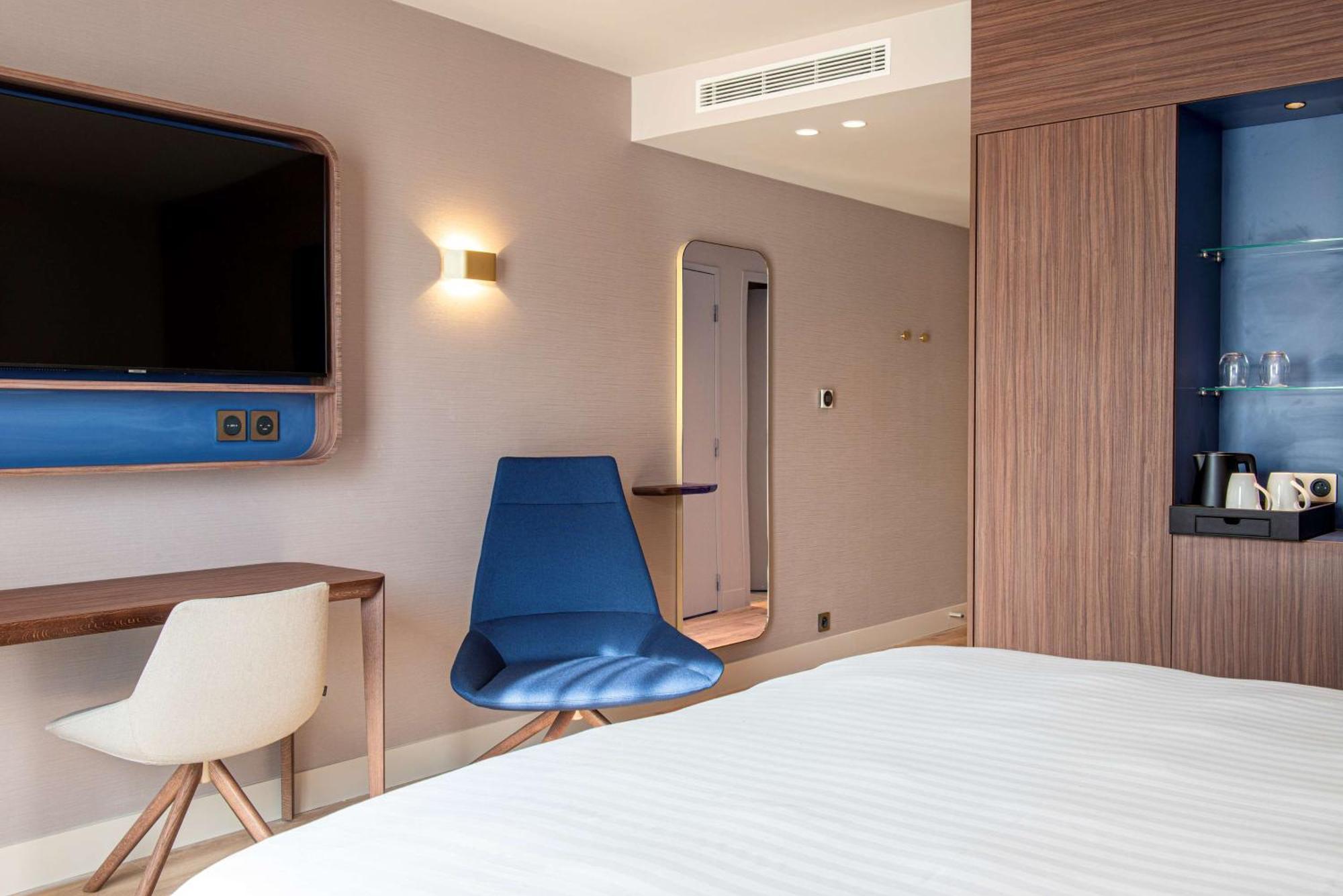 Radisson Blu Hotel, Centre Hotel 4*